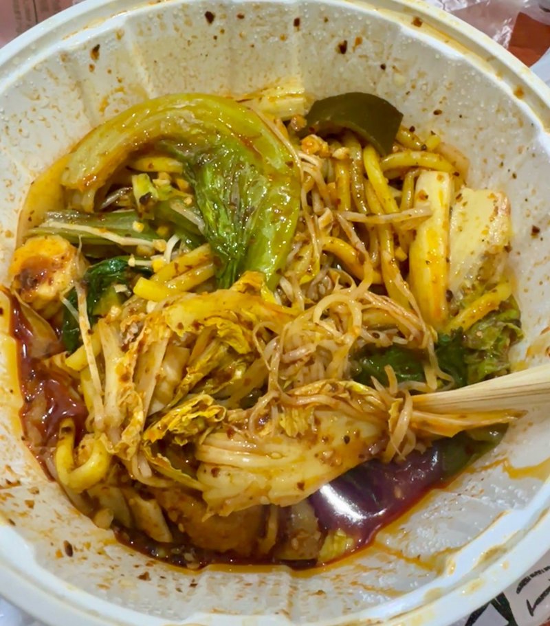 南京麻辣烫，一碗热辣的美味
