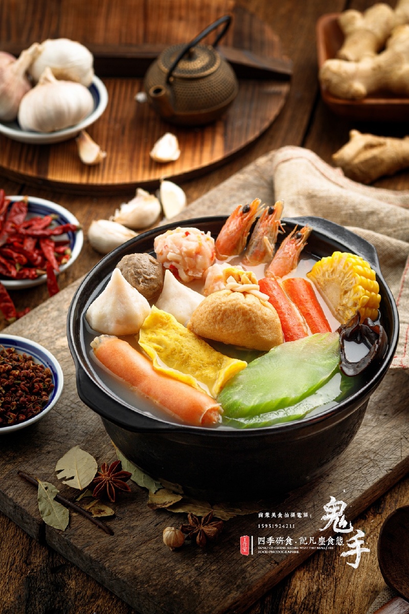 麻辣烫，这道街头美食的代表作，在现代都市中找到了新的生存方式——麻辣烫外卖。今天，我们就来探讨一下这种新兴的餐饮模式。